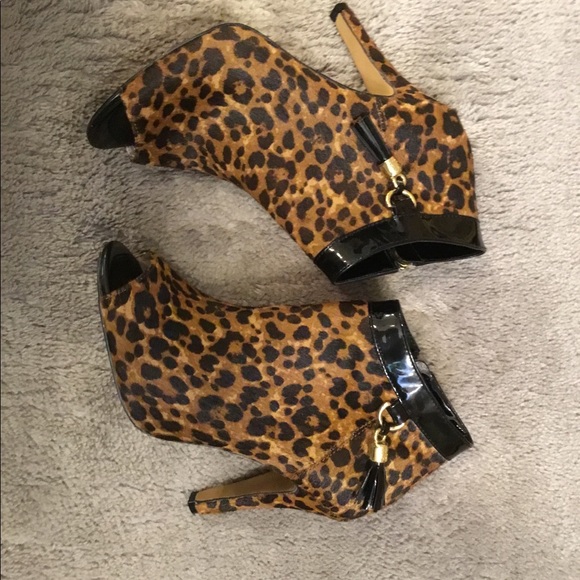 Vince Camuto Booties - Picture 2 of 6